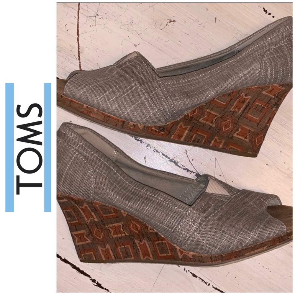 Ladies TOMS linen wedge with printed cork wedge